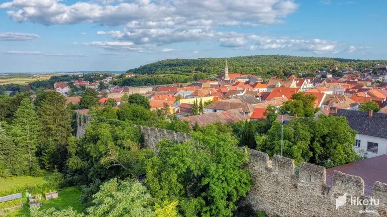 clc7sjr5m00p757szgi953wjq_eggenburg.webp