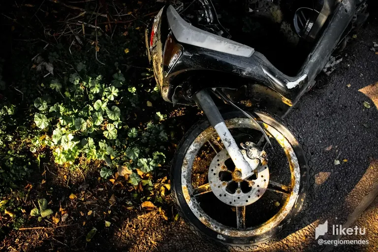 cl937dn4401bv0hkc48urersp_The_things_we_leave_behind_small.webp