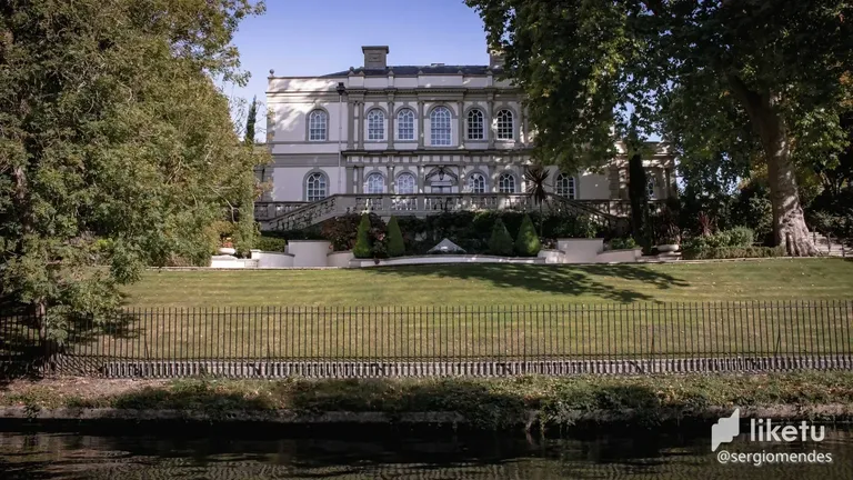 cl9inan4m003s2bkc5q9k6nrs_rich_in_london_3_small.webp