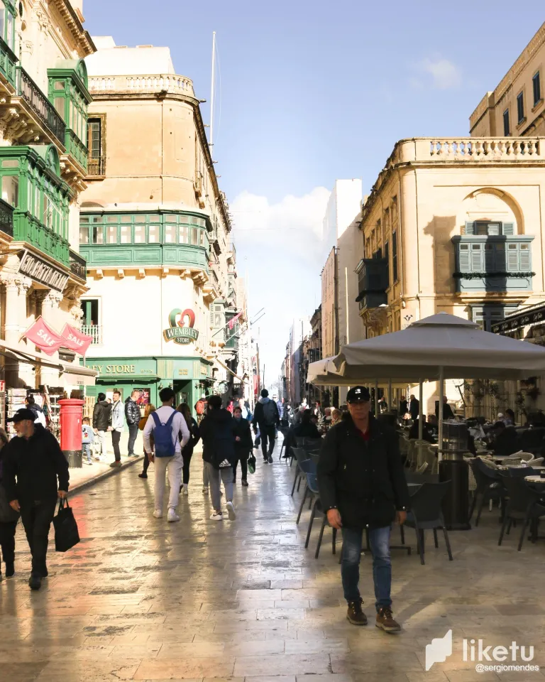 clvjy85k90002tmsz3myweprv_Valletta_Arrival_streets.webp