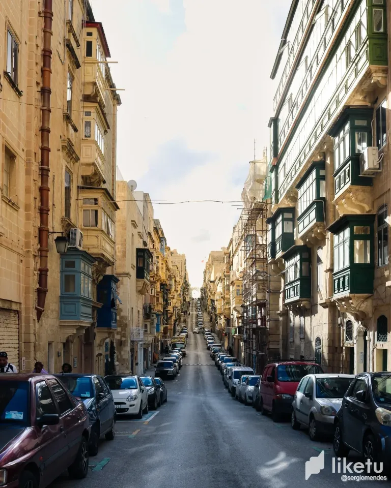 clvob0pn40087bxszabts46tb_Valletta_Streets_4.webp