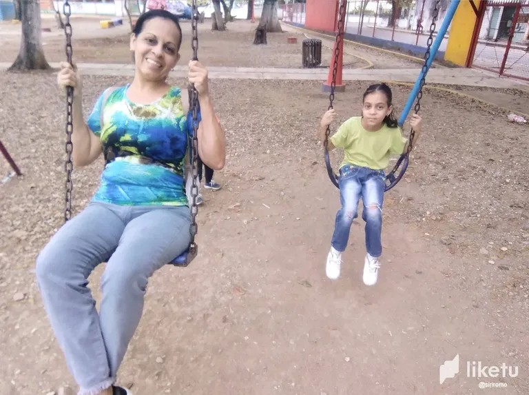 clj0ieoio00p05pszf2mofo0n_5-En_el_parque.webp