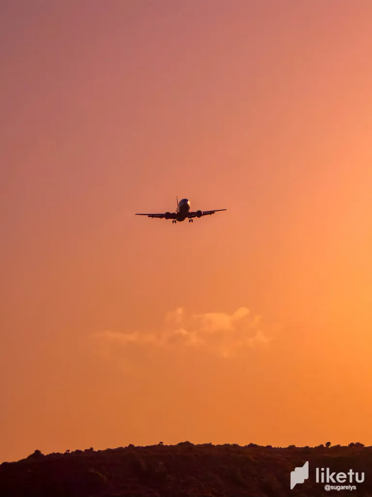 jFq6Ob3wl45EyQyo_avion-8.webp