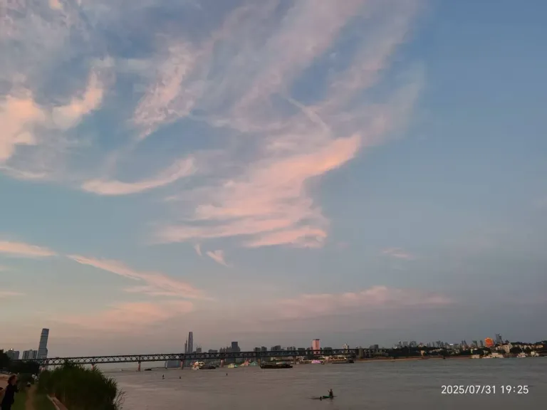 m19KA1APeeOaYuOk_1000000466.webp