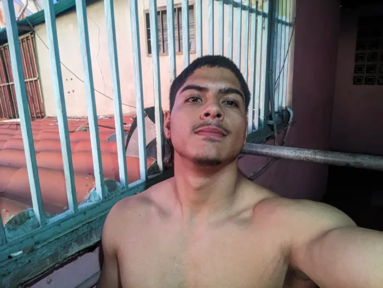 HrDFiXpgxobj0cBC_PXL_20250124_185710334.webp