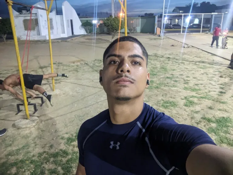 T6FKVXaXZ5zTJX1V_PXL_20241226_185441700.webp