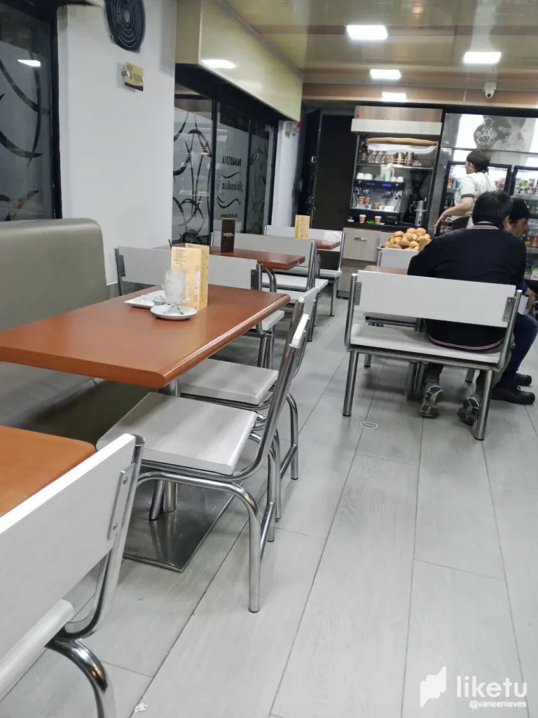 clnqfs3pk06714wszfgheczkk_cafe.webp