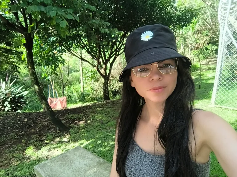 8juJmdOU0UZbmWzP_1000048659.webp