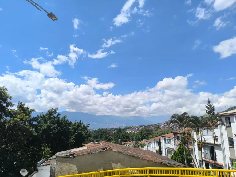 9VboFHJwCUZV9akL_1000065774.webp
