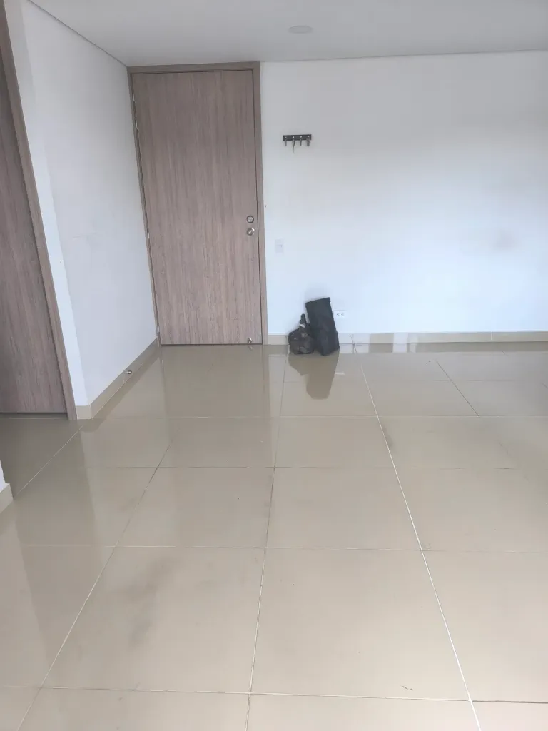 i7ZocGpJnYfi9dmw_1000058180.webp