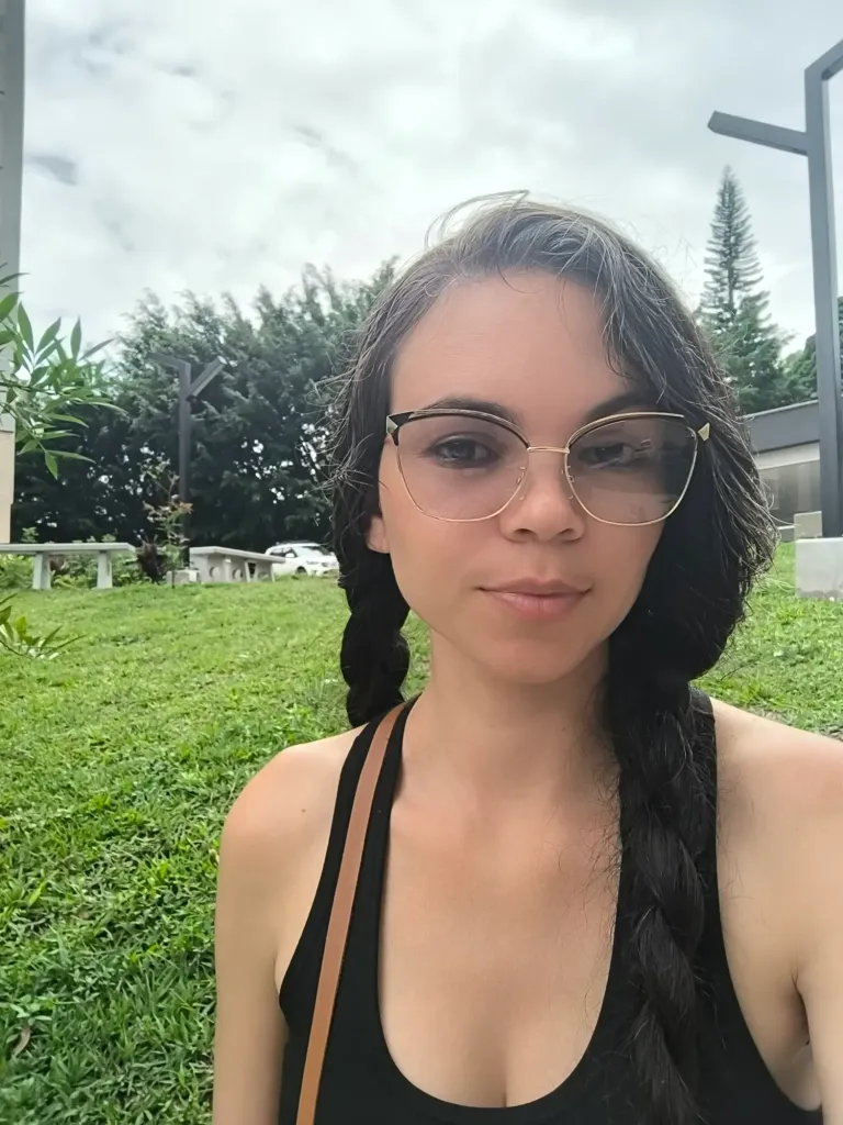 kR78v5JUUz8vnTya_1000040946.webp