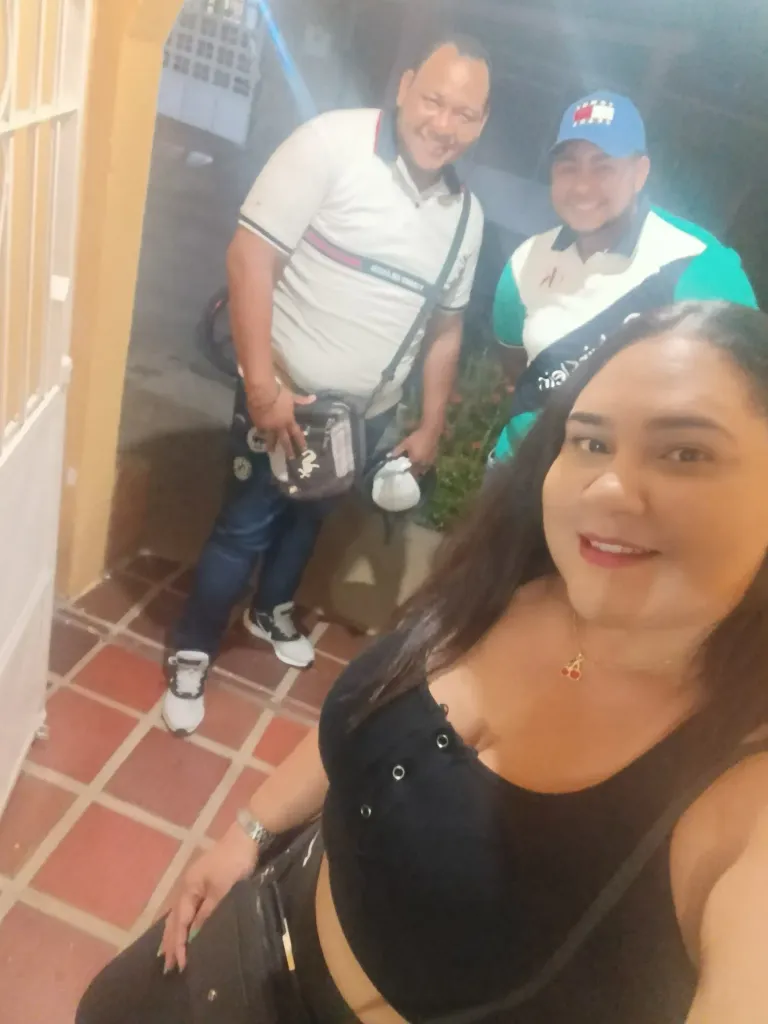 C9FG9eFTQKb7rX2o_1000296612.webp