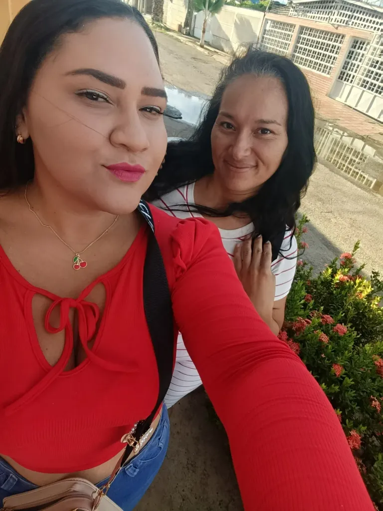 ChOCr9fKkT1kI5CJ_1000530594.webp