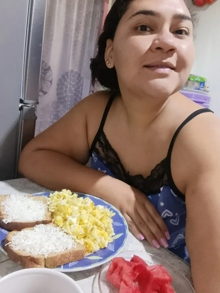 Ddla8LFkAcHjRnDM_1000334232.webp