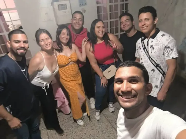 fIR4VYGm0ARaixJ1_1000338114.webp