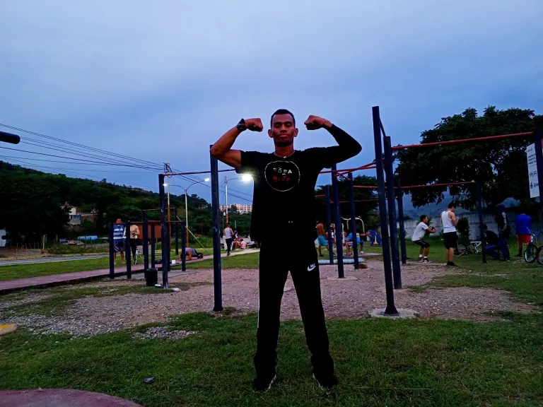 3ibz1GRn7XXRcgmX_InShot_20240926_225927760.webp