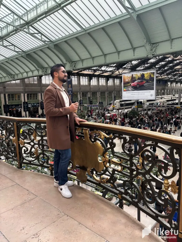 🚉 Gare de Lyon: Where Journeys Begin / Gare de Lyon: Donde Comienzan los Viajes ✨🧳