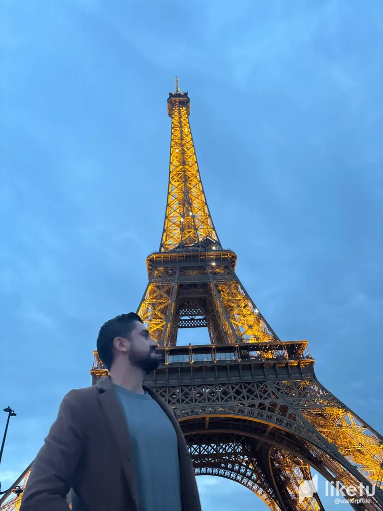 🌙 Eiffel at Night: Light, Steel & Emotion / La Torre de Noche: Luz, Acero y Emoción ✨🗼