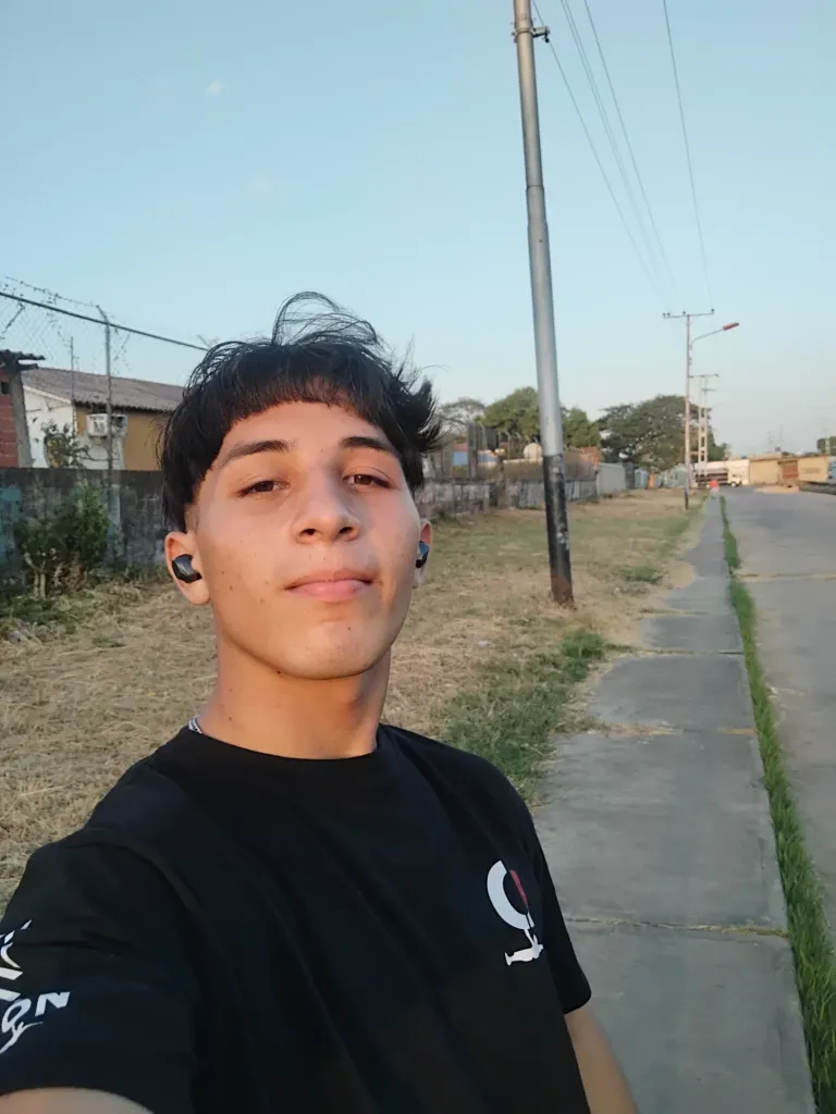 4L09Pn0pLlJGzqkS_1000057383.webp