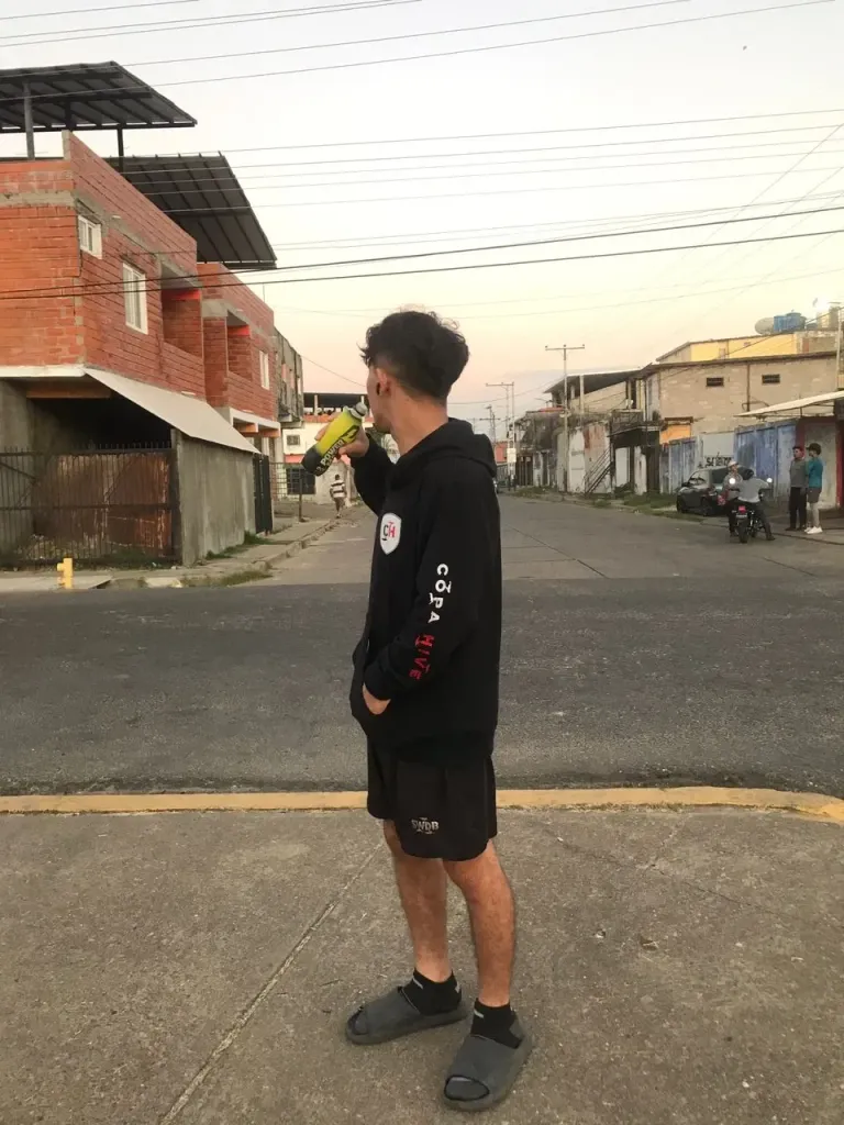 64zuXyVlTqTCs3Zo_1000050239.webp