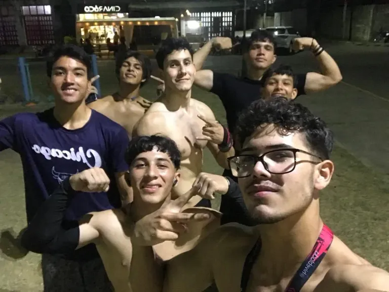 WnJMAlZrzDU8XnAx_1000056911.webp