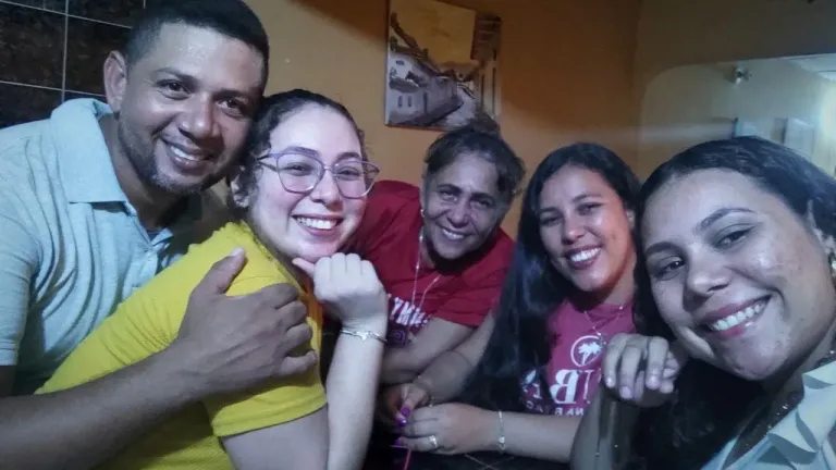 IhNUGqqD7emFCBpP_photo_4969726205054004555_y.webp