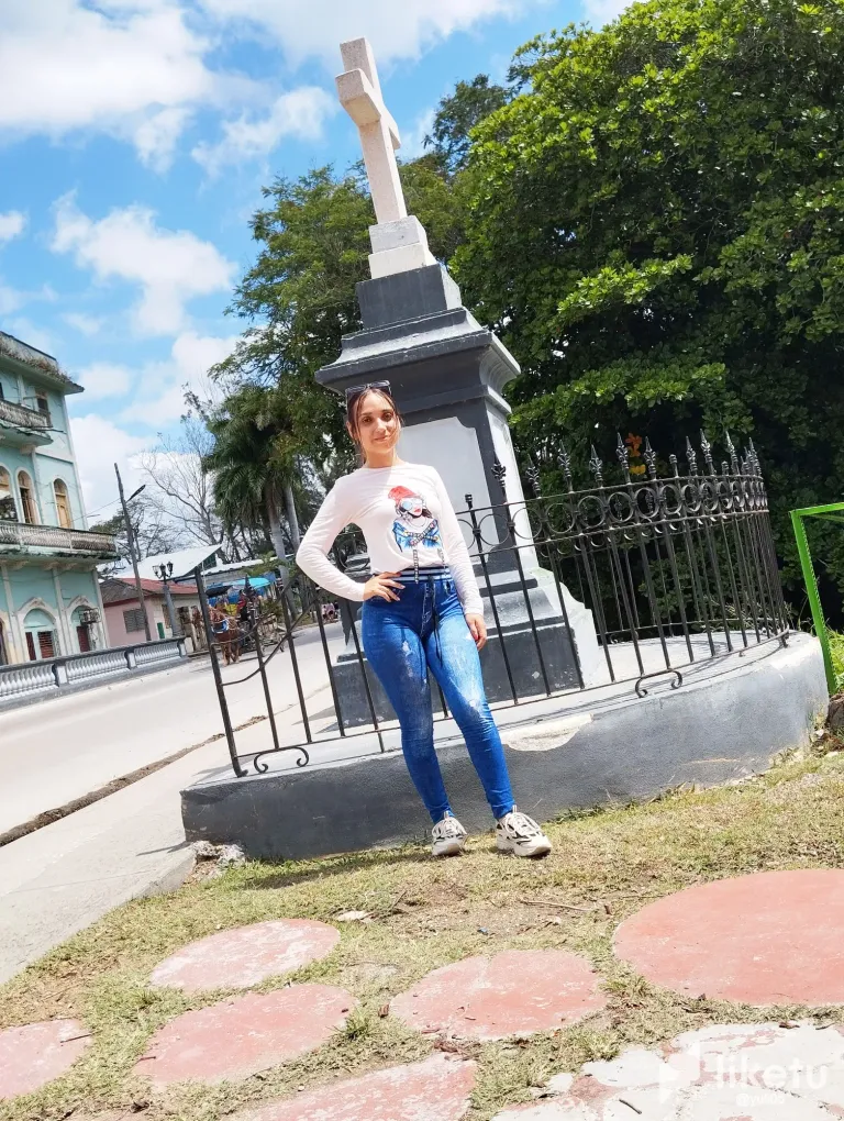 SuhgRBueIZwhQbT8_02.webp