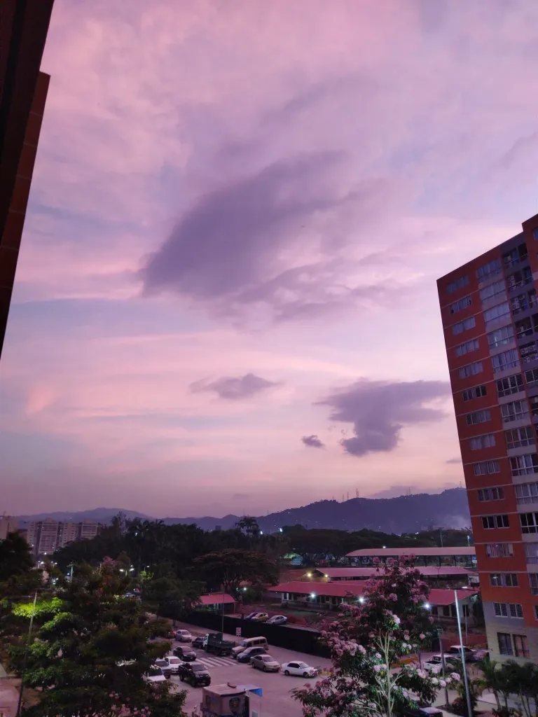MnxZUzUAnXfrwMXy_IMG_20250418_014032.webp