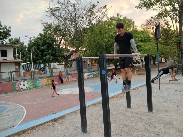 0REXOHeFBkBuw1qa_1000246934.webp