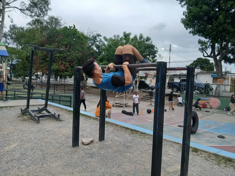 SwombCo0WTEbAz46_1000341883.webp