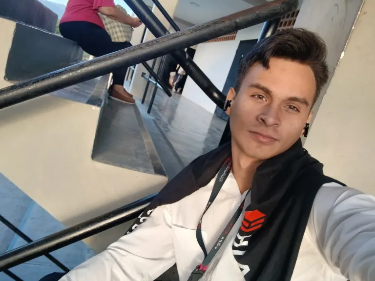 bDNpoRXe6woKt1v7_1000403803.webp