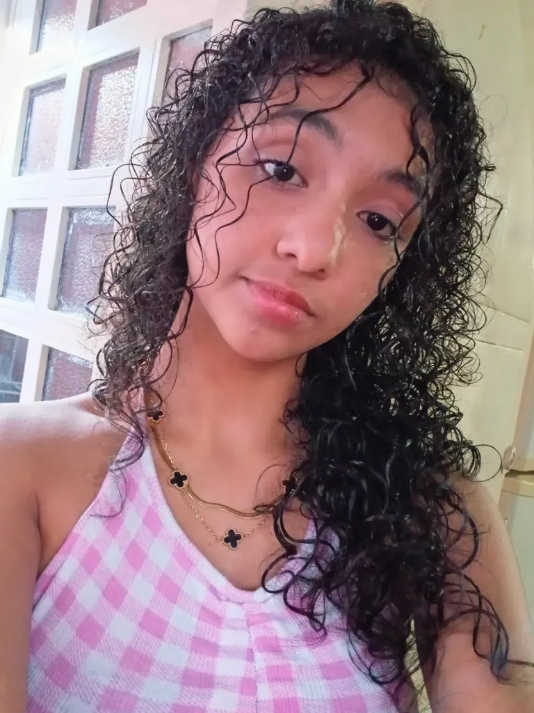 4q9FmRyV4Zf2D827_1000032543.webp