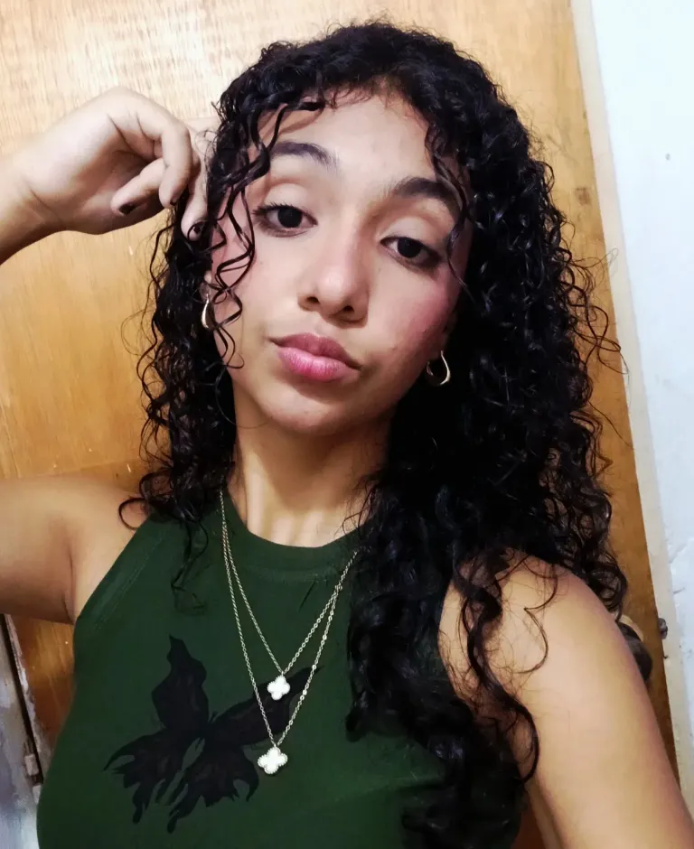 hXBL02xxMnpqXfLA_1000096408.webp