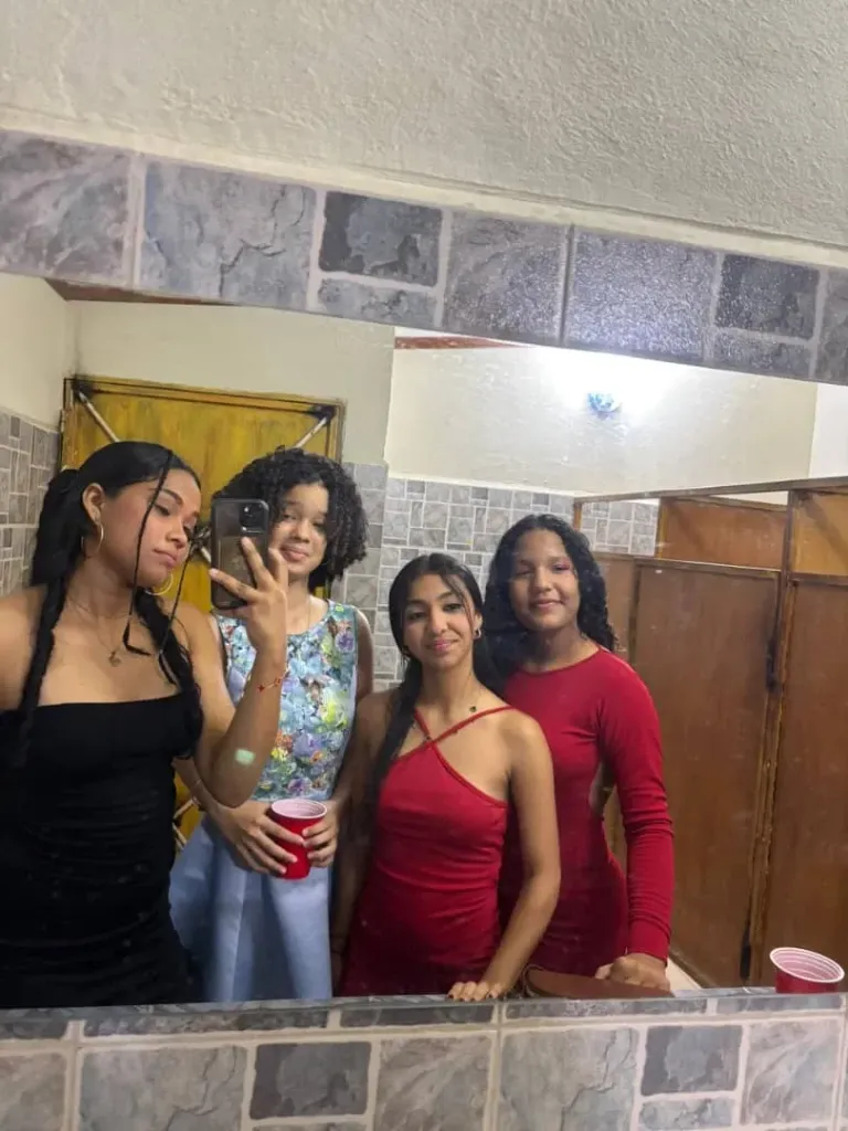 rP2W3WeCep9fjXBk_1000084251.webp