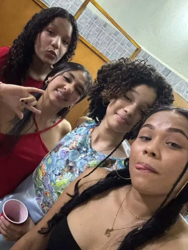 v9srHV0UVRxWJT7l_1000084246.webp