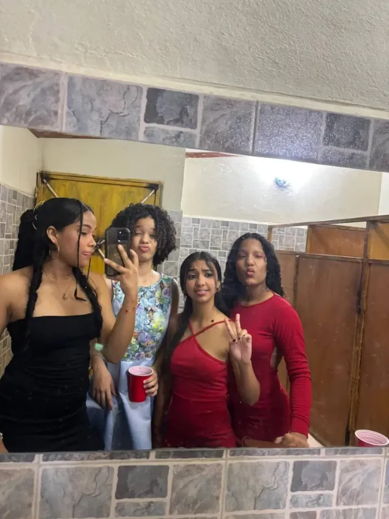 yVpOLe3OGdO09Ap5_1000084256.webp