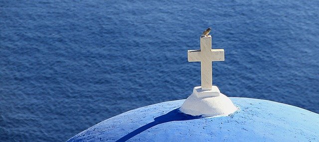 https://cdn.pixabay.com/photo/2016/09/11/02/07/greece-1660546_640.jpg