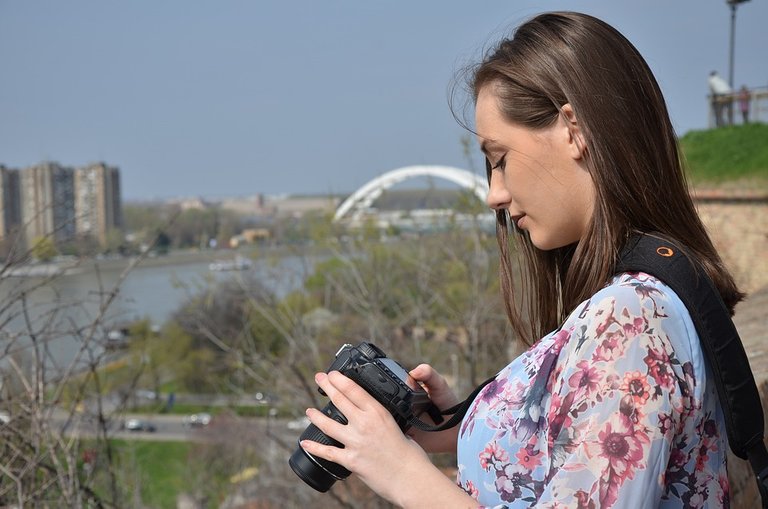 girl-2176069_960_720.jpg