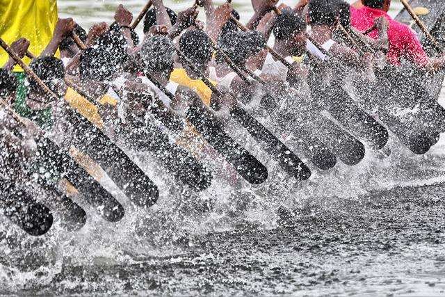 nehru-trophy-boat-race-2012-4.jpg