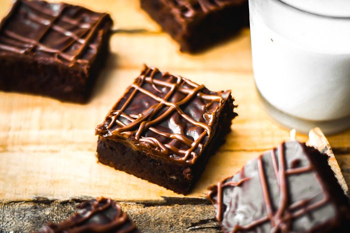 Extra Dark Chocolate Chunk Brownies & Nutella Fudge Frosting-3.jpg