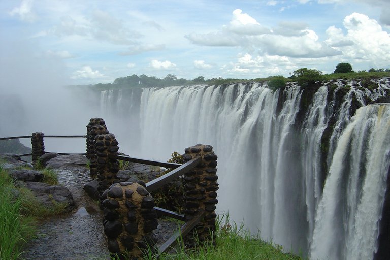 victoriafalls.jpg