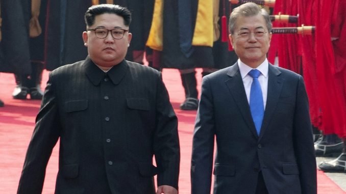 north-and-south-korean-leaders-meet-again-at-border-678x381.jpg