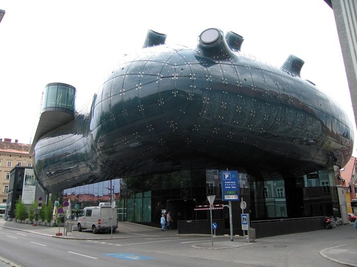 31-33-Worlds-Top-Strangest-Buildings-kunsthaus.jpg