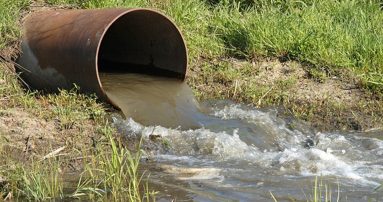 1024px-Discharge_pipe.jpg