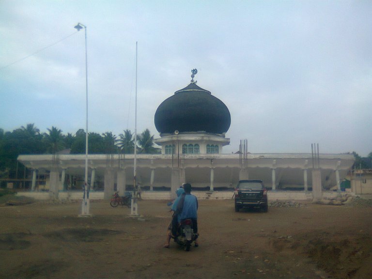 chﻣﺨﻟﺺﻋﻣﺮmasjid_jami'_attaqarrub_tg.jpg