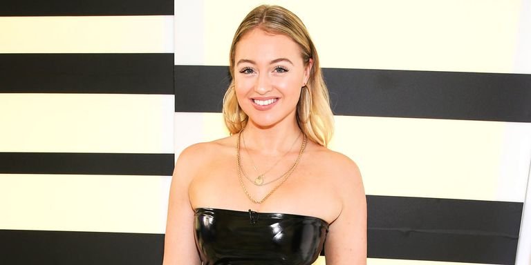 iskra-lawrence-1522945888.jpg