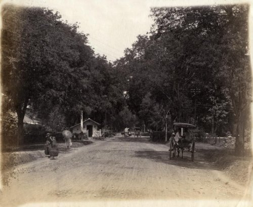 Jalanan Batavia, 1880. Stoop..jpg