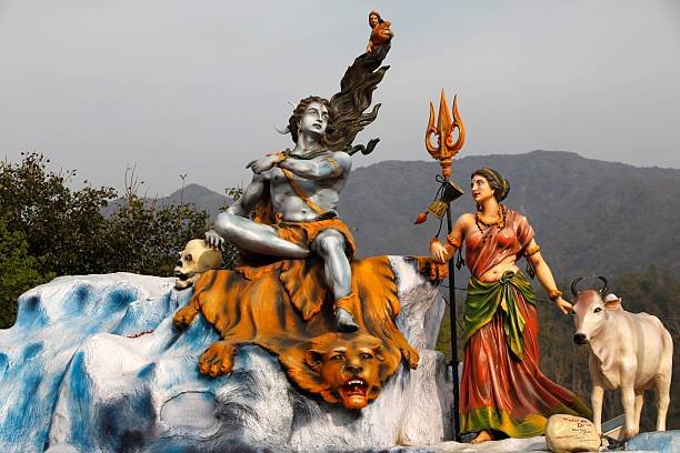 india-uttarhakand-rishikesh-shiva-and-parvati-statue-in-rishikesh-picture-id126993212.jpg
