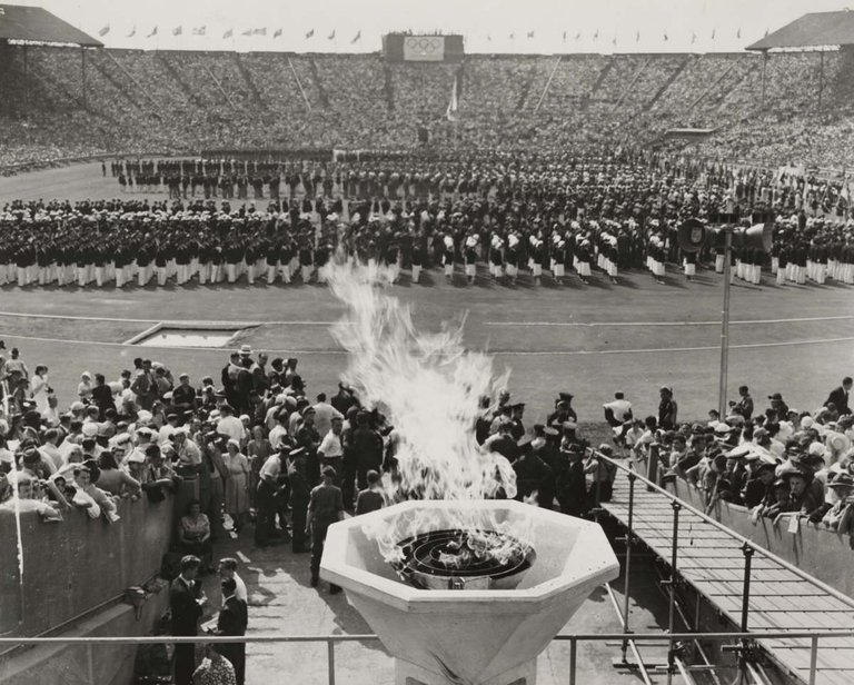 Opening_of_the_Olympic_Games_in_London,_29_July,_1948._(7649948798).jpg