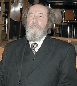 250px-Alexander_Solzhenitsyn_in_Moscow_December_1998.jpg